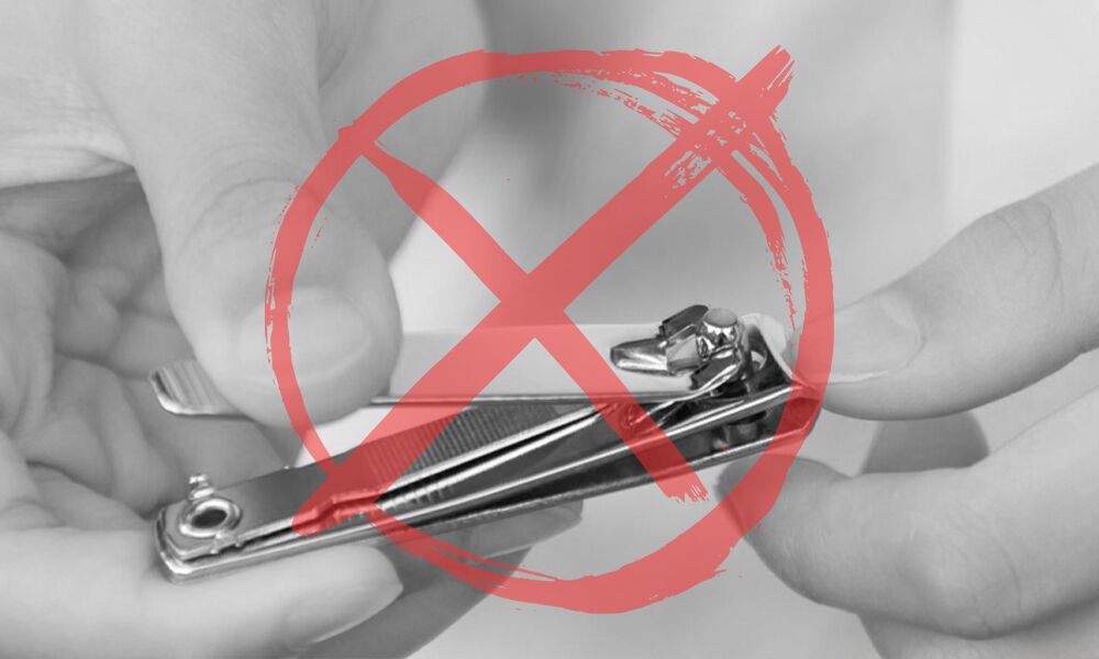 Sherum coupe-ongles avec attrape-ongles intégré pour une coupe propre sans éclaboussures d'ongles.