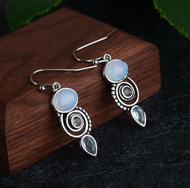 Boucles d'oreilles pierre de lune bleu océan – Image 5