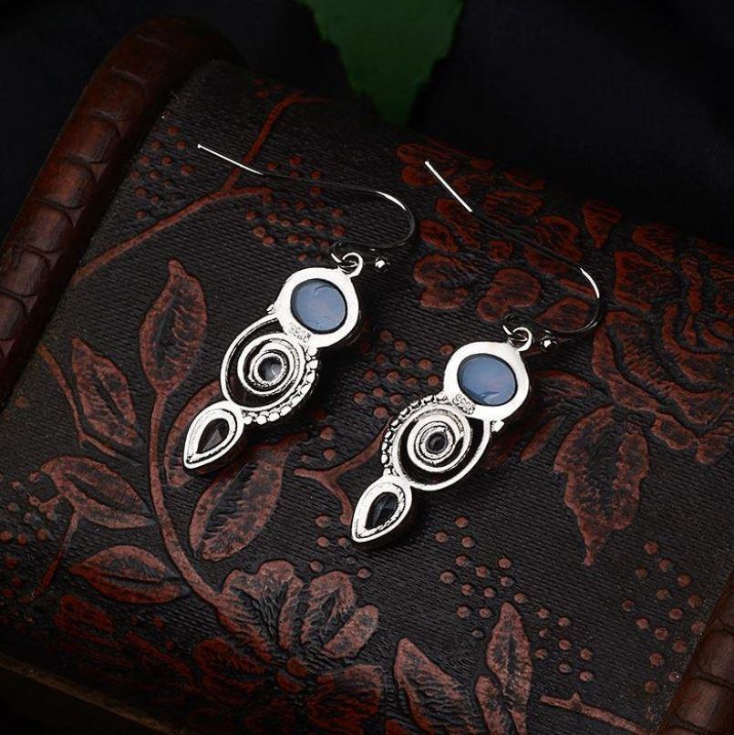 Boucles d'oreilles pierre de lune bleu océan – Image 4