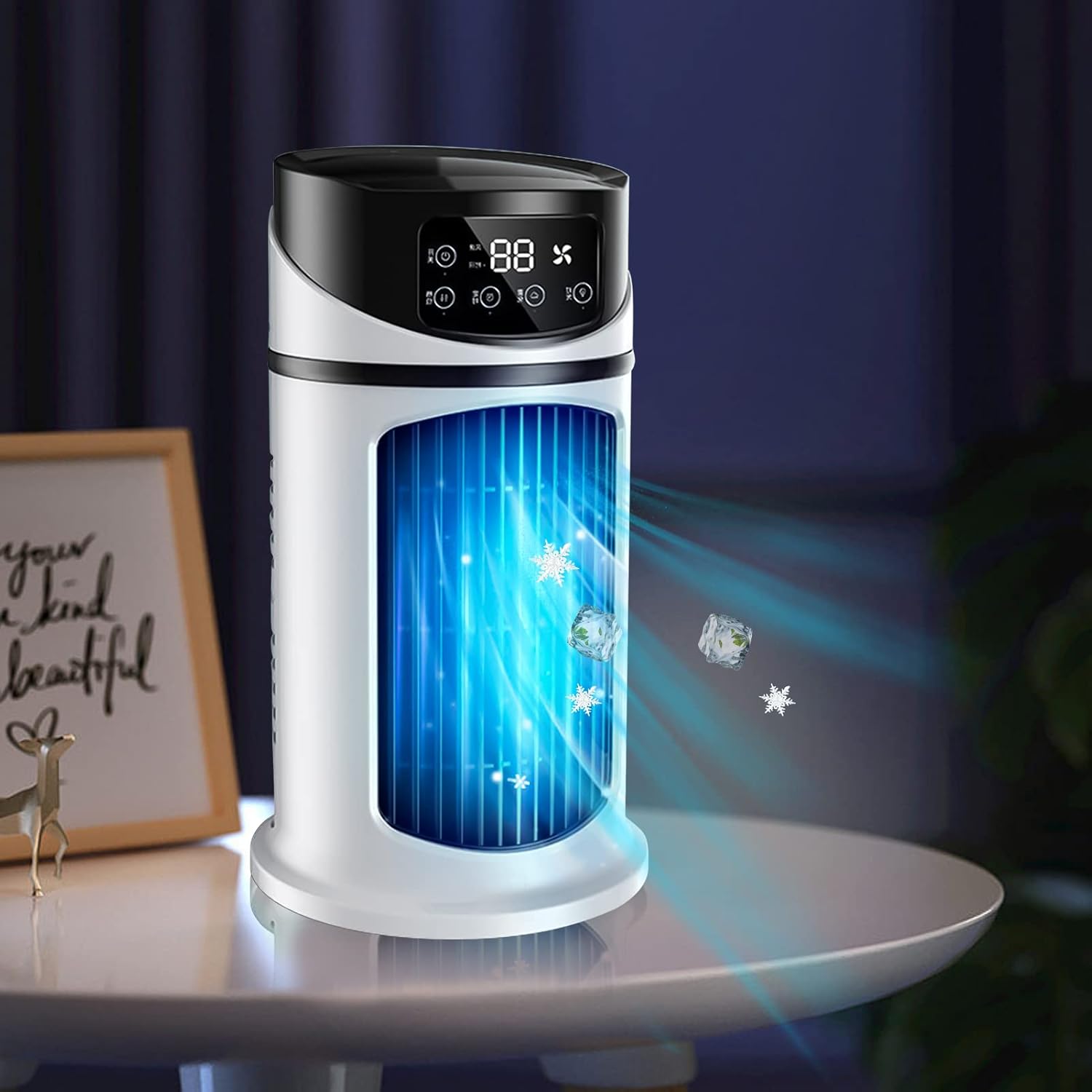 Un refroidisseur d'air portable affichant une faible consommation d'énergie, symbolisé par une icône de 12W et un signe de coût réduit, montrant l'efficacité énergétique de l'appareil.