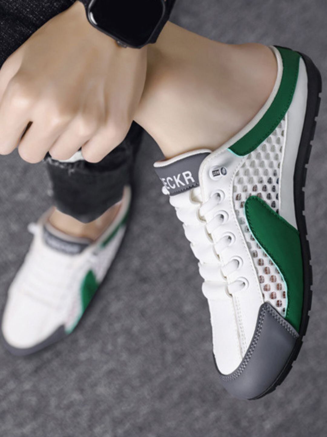 Chaussures portées en situation de marche