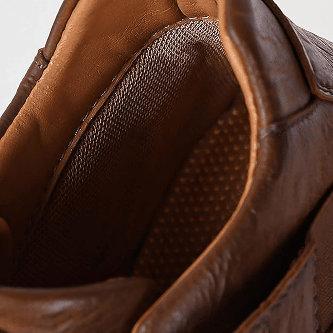 Bottes en cuir véritable qui se patinent joliment avec le temps