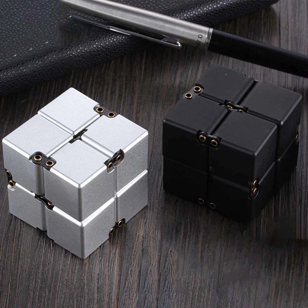 Jouet anti-stress aide à la concentration - cube infinity fidget – Image 3