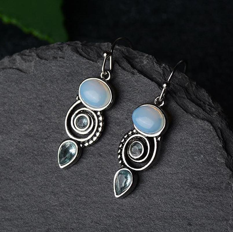 Boucles d'oreilles pierre de lune bleu océan – Image 6