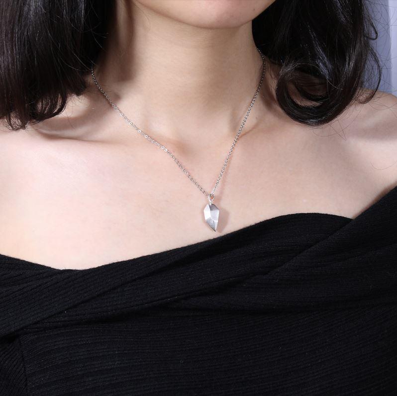 Collier pour couple en forme de cœur – Image 8