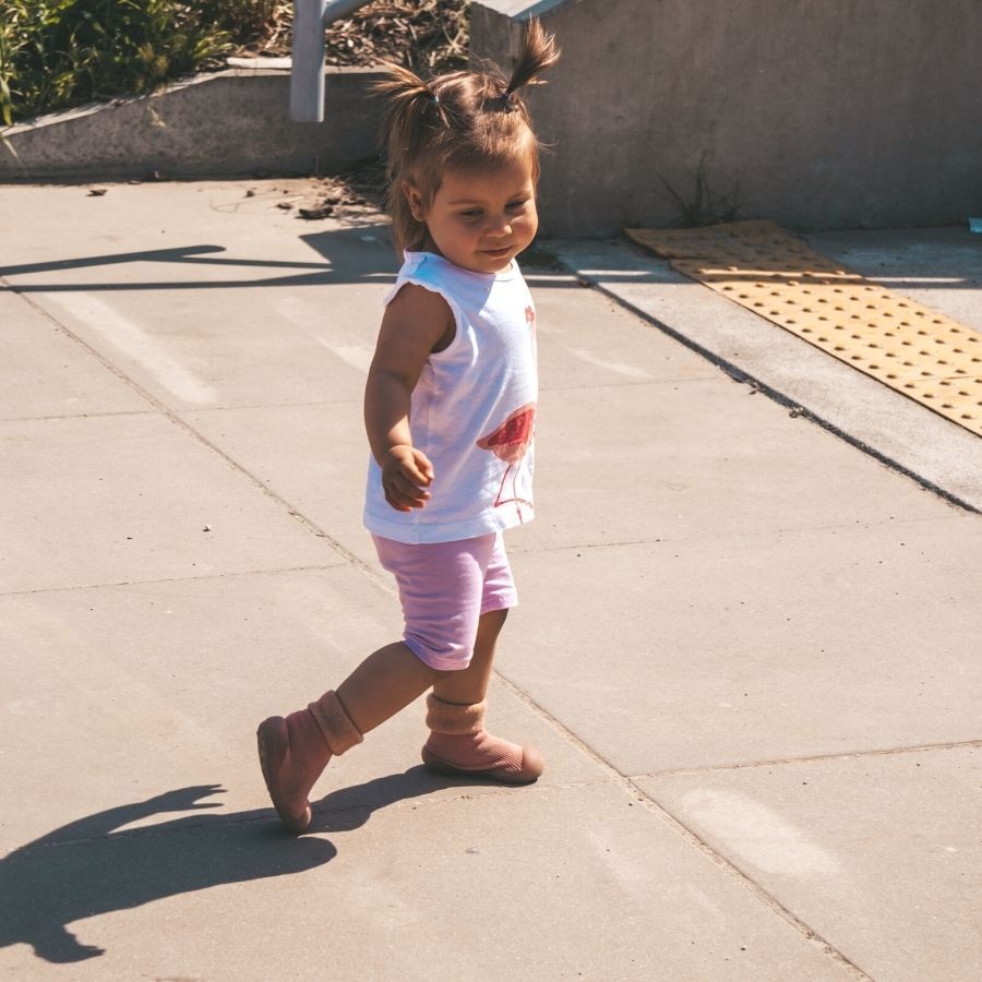 Neutral Love - Chaussettes antidérapantes pour bébés – Image 9