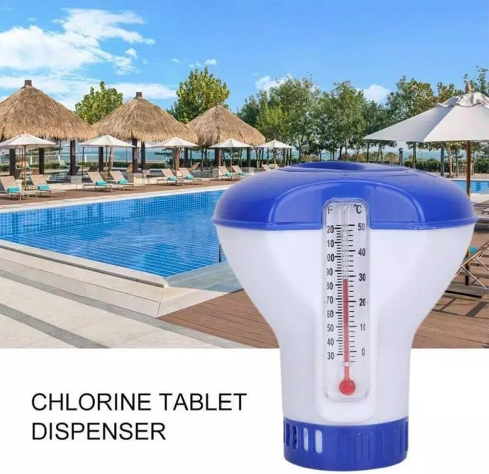 diffuseur de chlore flottant posé sur la surface d’une piscine