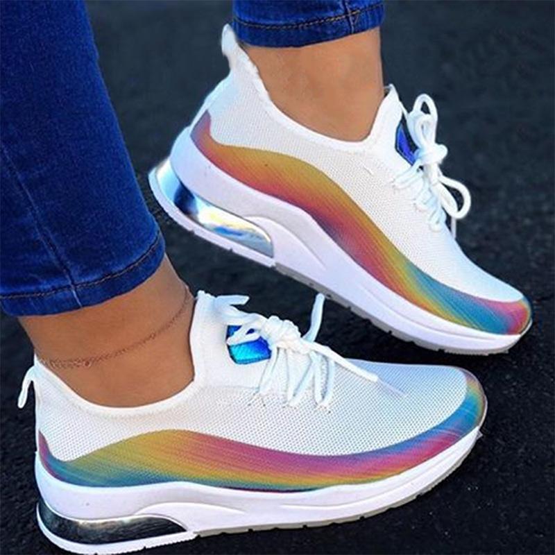 Cool sneaker confortable blanc au pied