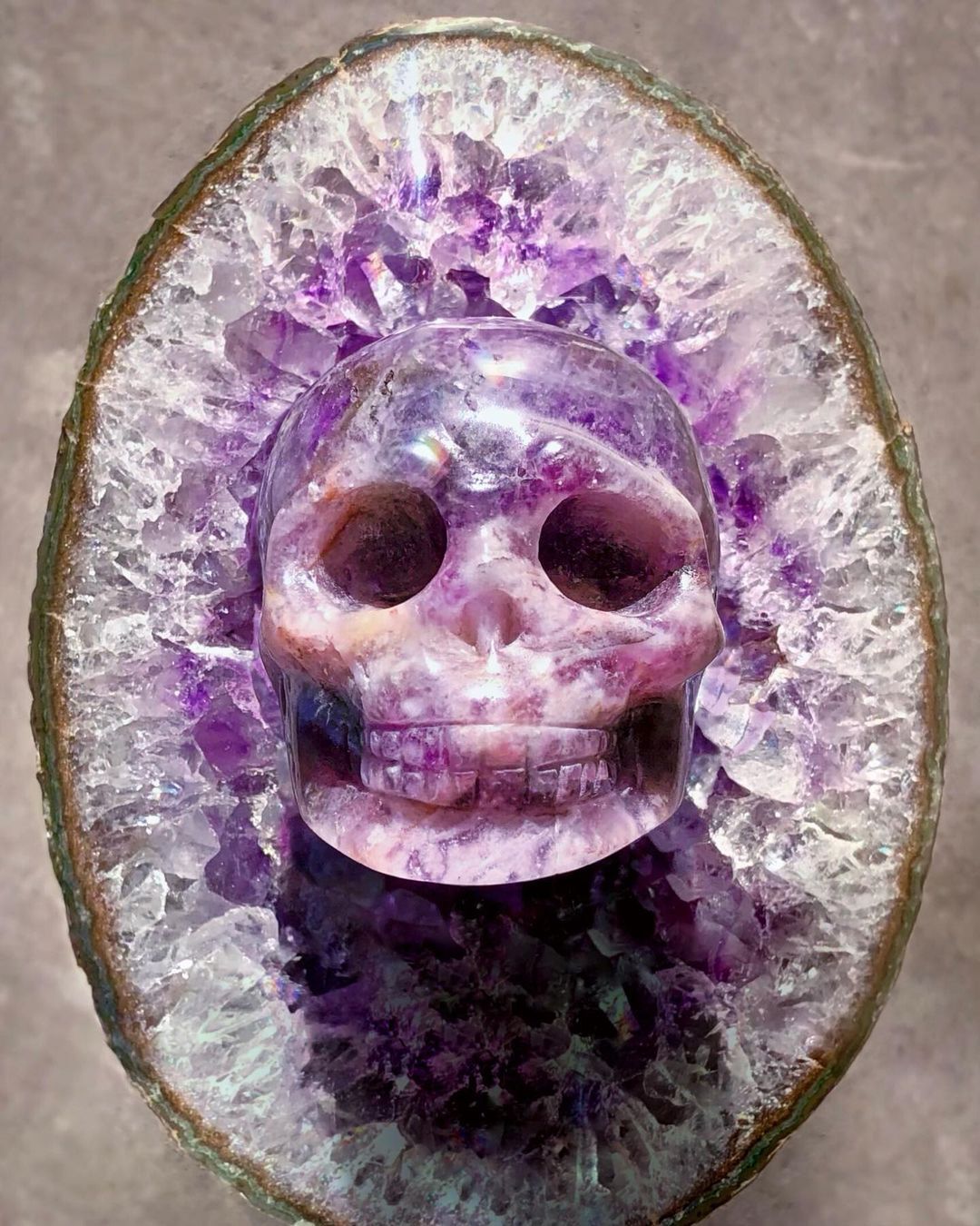 Crâne sculpté à la main Améthyste – Image 2