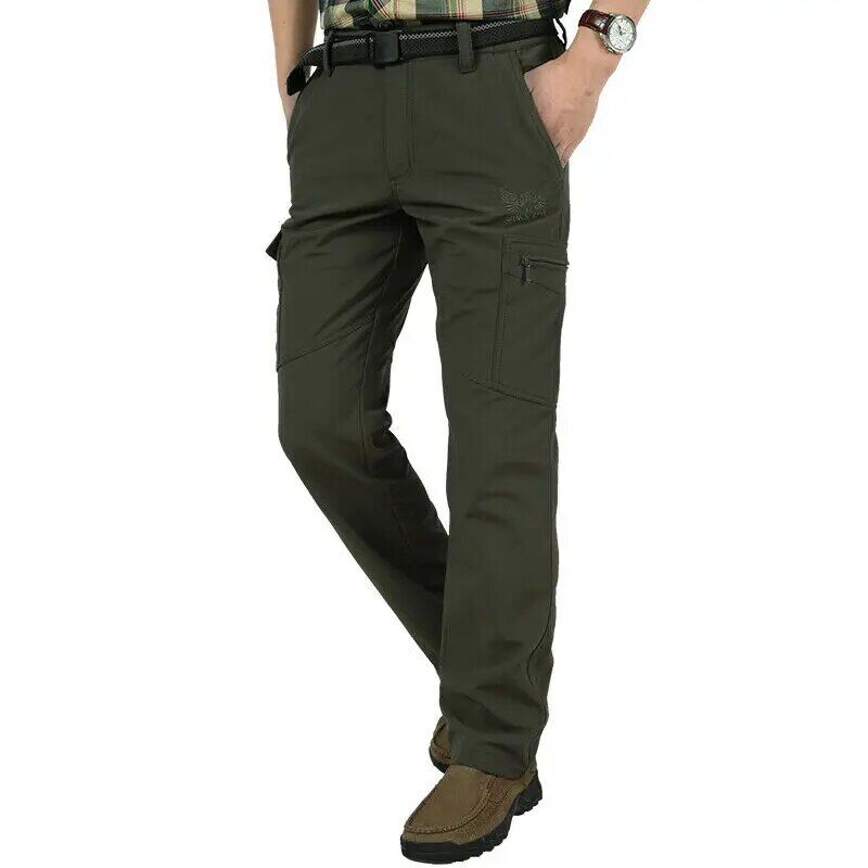 Pantalon tactique pour hommes et femmes sur fond blanc