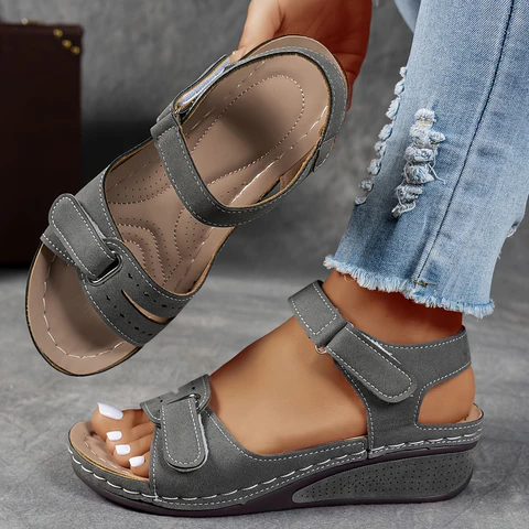 Sandales à talons compensés pour femmes avec brides de cheville réglables design perforé respirant, décontractée – Image 11