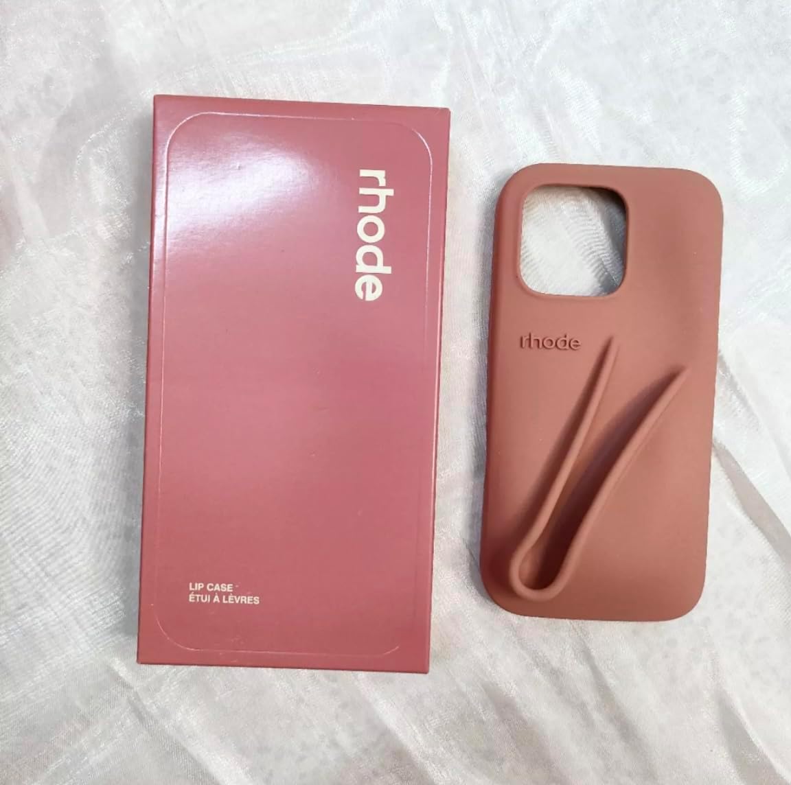 Zoom sur la finition brillante de la coque