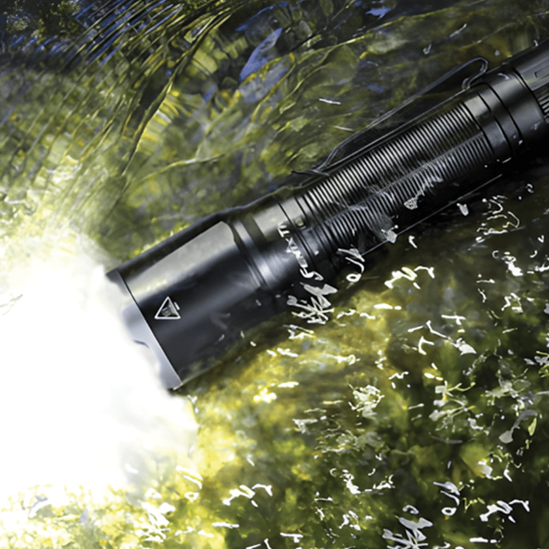 Fenix TK16 v2.0 Lampe torche tactique 3100 lumens, longue portée, rechargeable USB-C – Image 2